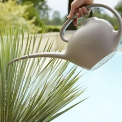 Arrosoir long bec Emma polypropylène 2,5 L 52x14x26,5 cm