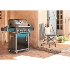 Barbecue gaz Rogue avec 3 brûleurs et réchaud latéral coloris noir Napoléon - 130 x 64 x 122 cm