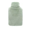 Bouillotte en caoutchouc naturel avec housse fourrure à motif chevrons vert clair Cassandra