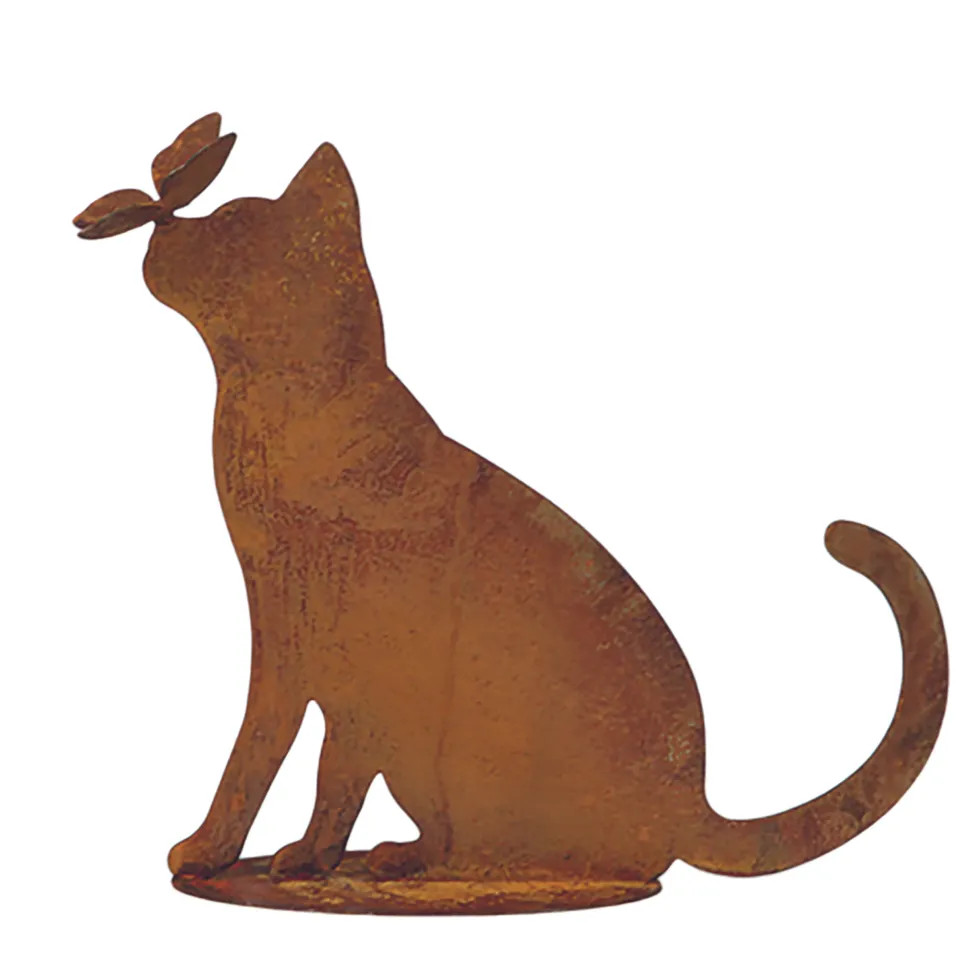 Chat décoratif avec papillon coloris marron en métal rouillé - 45 x 42 cm