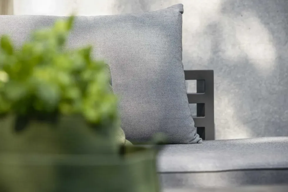 Coussin de dossier coloris gris en polyacrylique Holly - 75 x 46 x 20 cm
