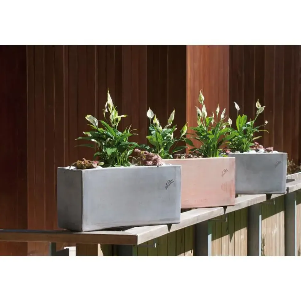 Jardinière contemporaine en terre claire - 21 x 12 x 12 cm