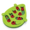 Jeu d'intelligence pour chat coloris vert Nina Ottosson Buggin'out - 37 x 24,5 x 3,2 cm