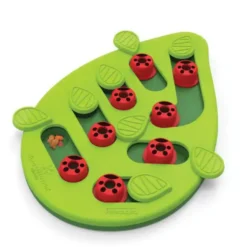 Jeu d'intelligence pour chat coloris vert Nina Ottosson Buggin'out - 37 x 24,5 x 3,2 cm