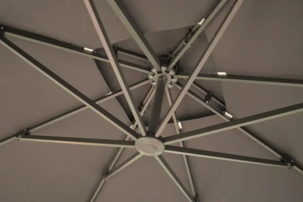 Parasol déporté carré en aluminium coloris gris - 300 x 300 cm