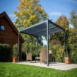 Pergola bioclimatique coloris gris en aluminium - 3,6 x 3 m