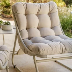Salon de jardin en acier coloris beige Iris - 4 éléments (canapé, table basse et deux fauteuils)