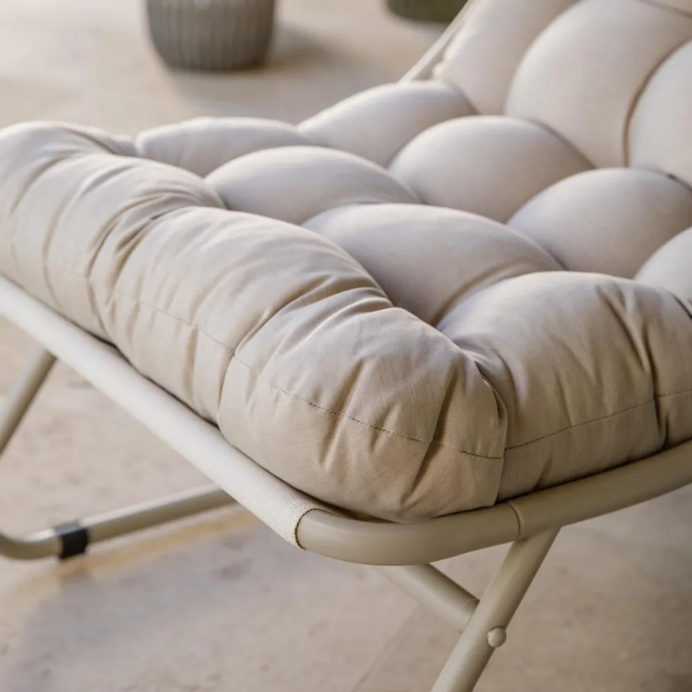 Salon de jardin en acier coloris beige Iris - 4 éléments (canapé, table basse et deux fauteuils)