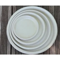 Soucoupe coloris beige en terre émaillée - Ø 33 cm